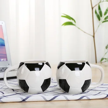 2022 Yeni Futbol Kahve Kupa Seramik Futbol Topu Bardak Su Süt Kahve Futbol Kupa çay bardağı Hediye