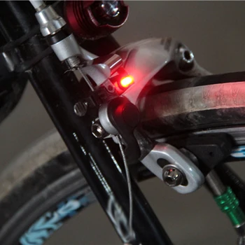 1 adet Kırmızı Bisiklet Fren led ışık Mini Bisiklet Yavaşlama Emniyet Uyarı ışığı için Uygun Tel Frenler CR1025 Pil MTB