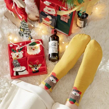 8 adet = 4 Pairs Noel Çorap Komik Noel Noel Baba Ağacı Kar Tanesi Elk Kar Pamuk Tüp Ekip Mutlu Çorap Erkekler Hediye çorap